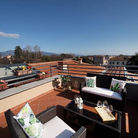 Rooftop Delight With Terrace ลุคคา ภายนอก รูปภาพ