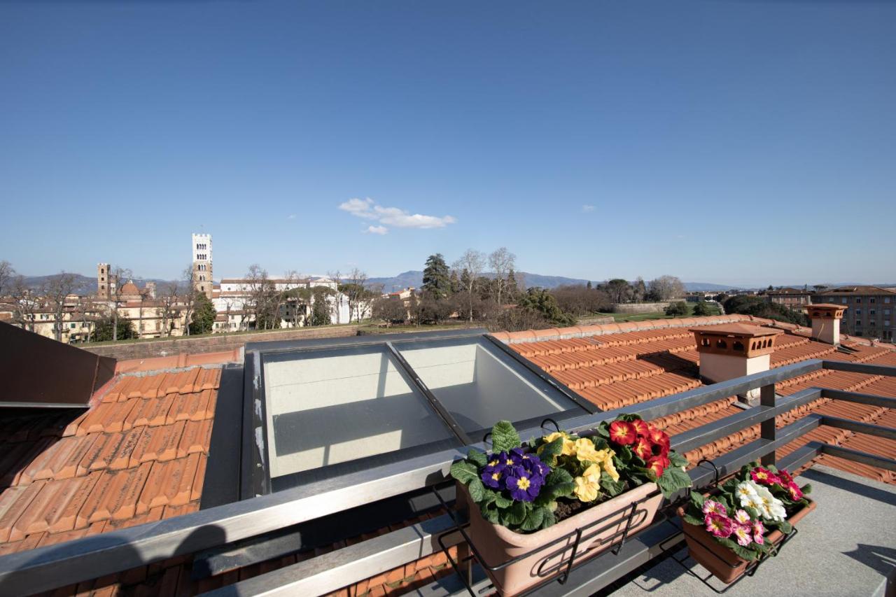 Rooftop Delight With Terrace ลุคคา ภายนอก รูปภาพ